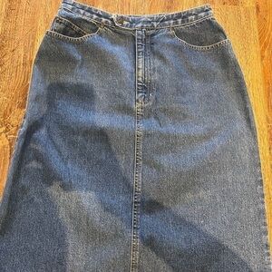 Liz Claiborne, Lizwear Size 6 Denim Skirt  vintage midi